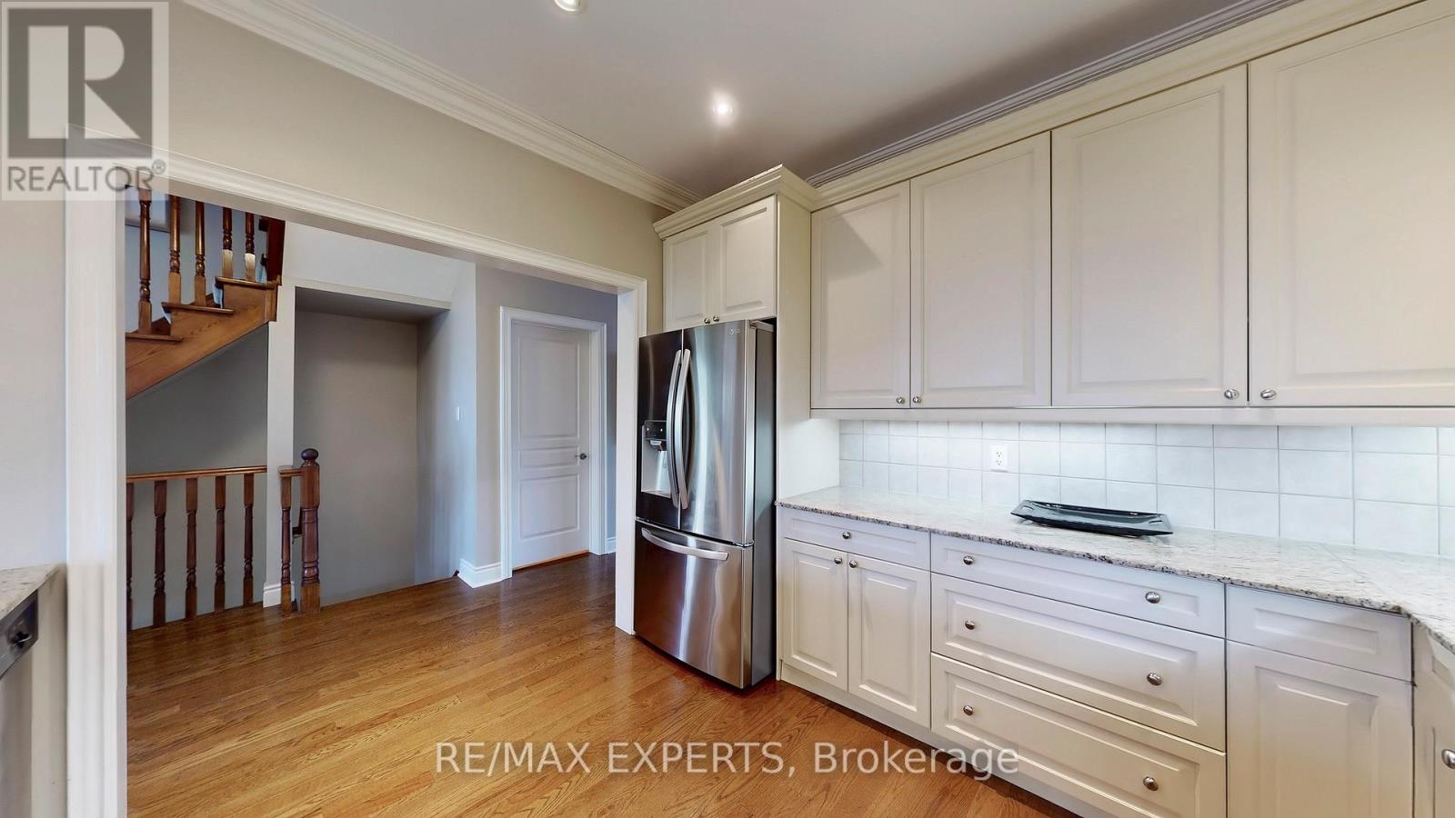 110 Rolling Hills Lane, Caledon, Ontario  L7E 1T8 - Photo 16 - W12360834