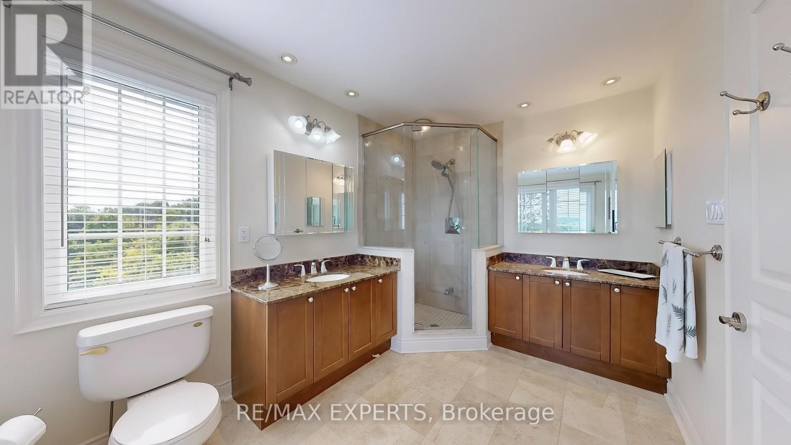 110 Rolling Hills Lane, Caledon, Ontario  L7E 1T8 - Photo 25 - W12360834