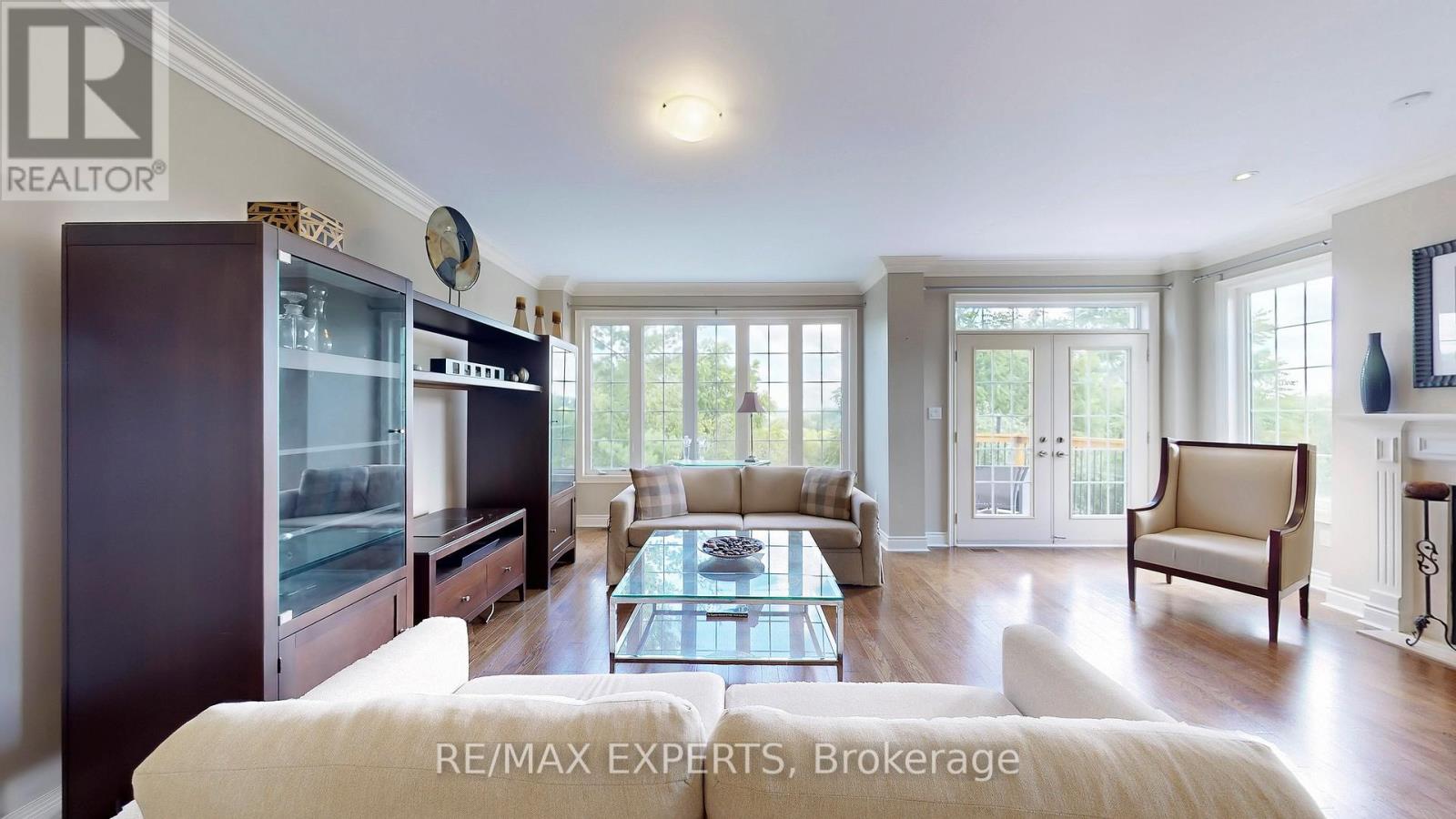 110 Rolling Hills Lane, Caledon, Ontario  L7E 1T8 - Photo 4 - W12360834