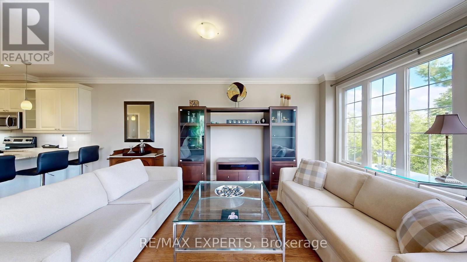 110 Rolling Hills Lane, Caledon, Ontario  L7E 1T8 - Photo 6 - W12360834