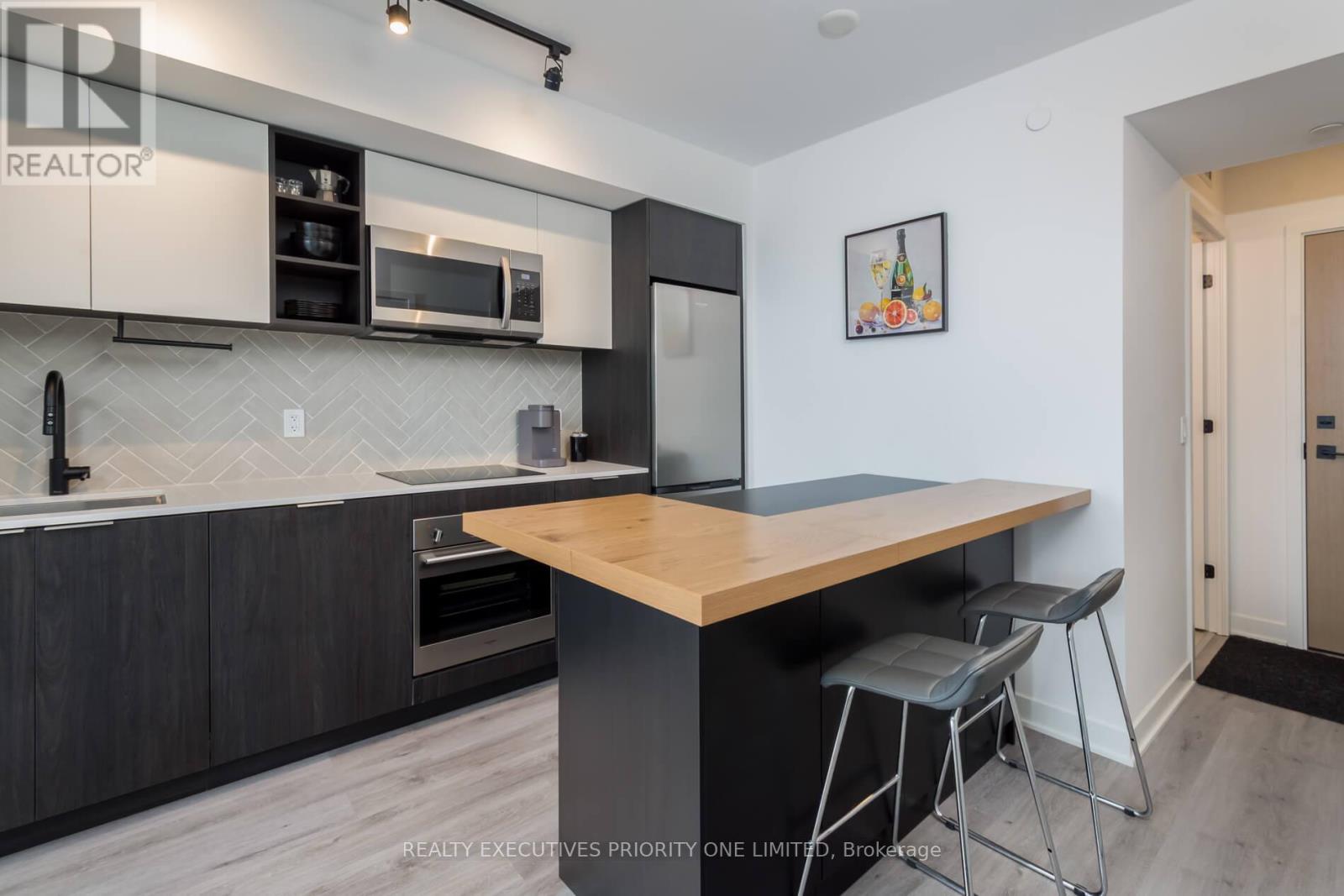 405 - 36 Zorra Street, Toronto, Ontario  M8Z 4Z7 - Photo 10 - W12360874
