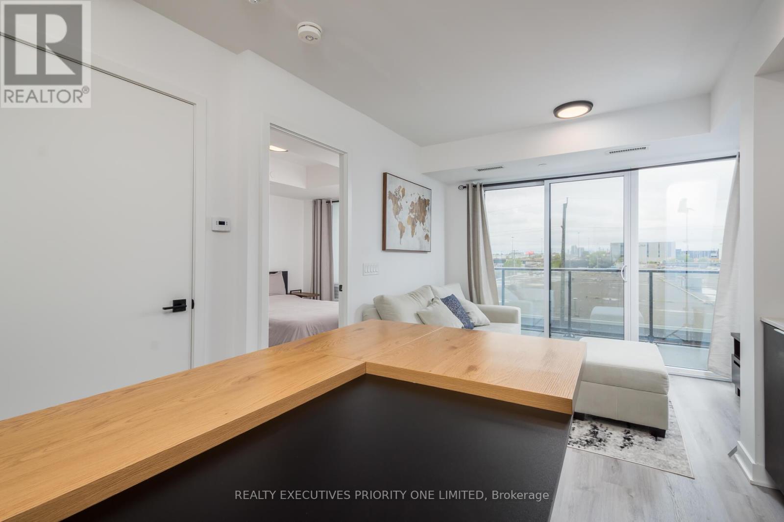 405 - 36 Zorra Street, Toronto, Ontario  M8Z 4Z7 - Photo 11 - W12360874