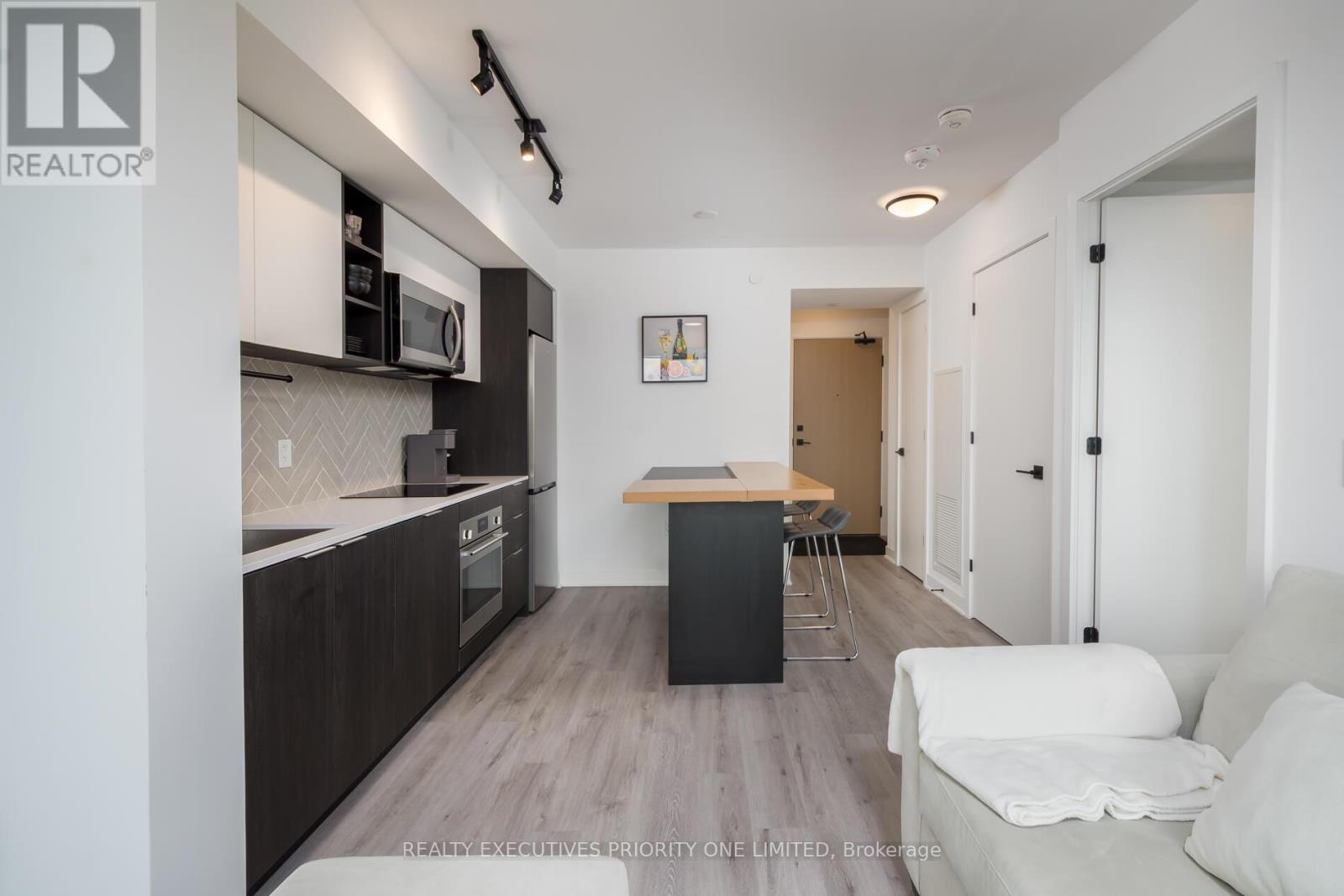 405 - 36 Zorra Street, Toronto, Ontario  M8Z 4Z7 - Photo 13 - W12360874