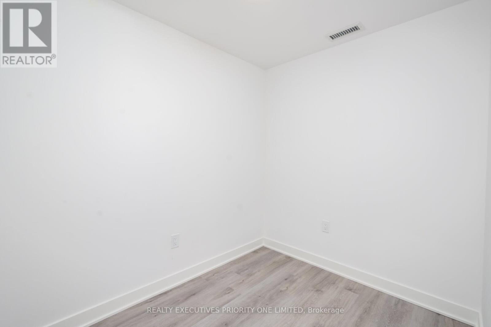 405 - 36 Zorra Street, Toronto, Ontario  M8Z 4Z7 - Photo 14 - W12360874