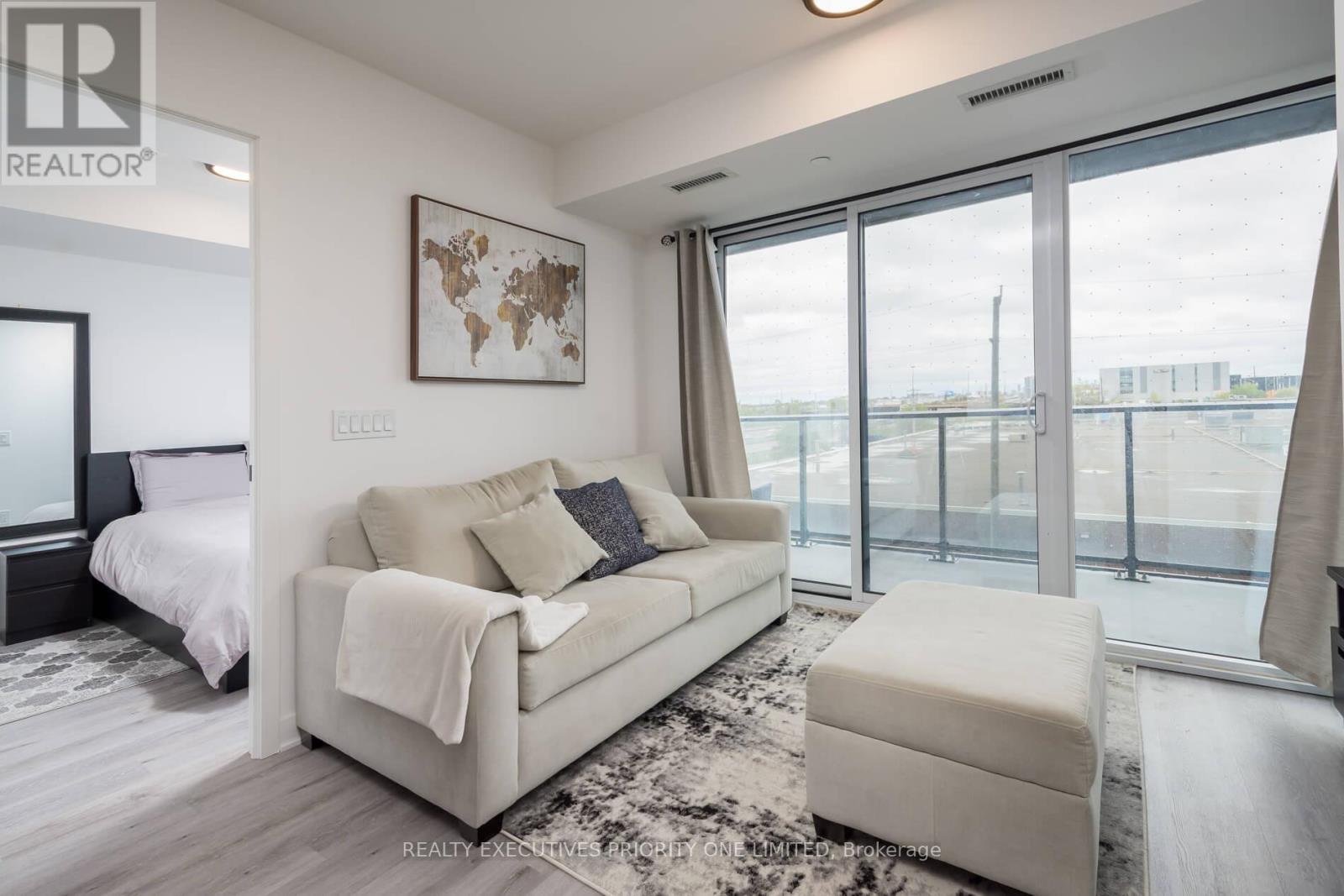 405 - 36 Zorra Street, Toronto, Ontario  M8Z 4Z7 - Photo 6 - W12360874