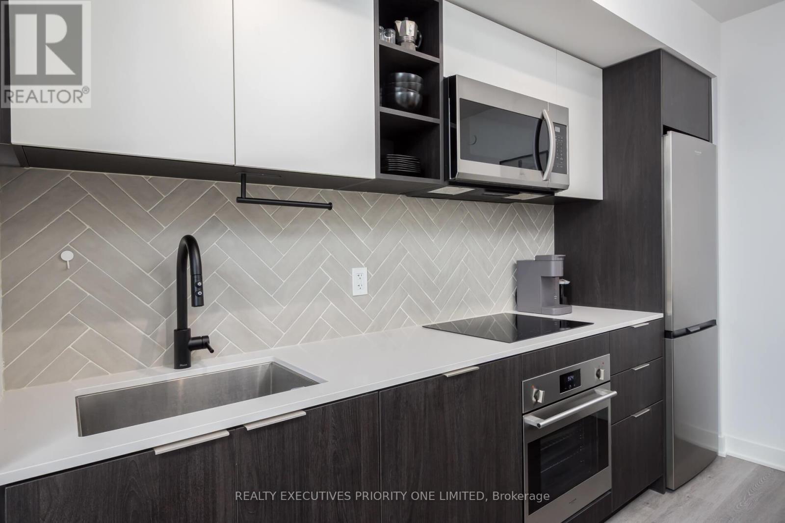 405 - 36 Zorra Street, Toronto, Ontario  M8Z 4Z7 - Photo 8 - W12360874