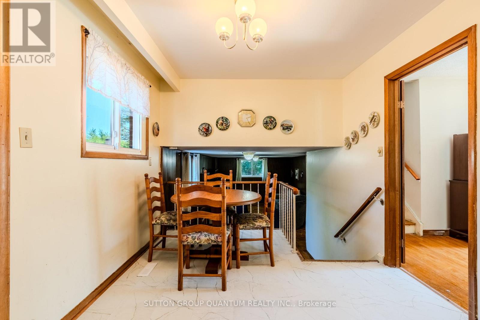 1798 Medallion Court, Mississauga, Ontario  L5J 2L7 - Photo 15 - W12360879