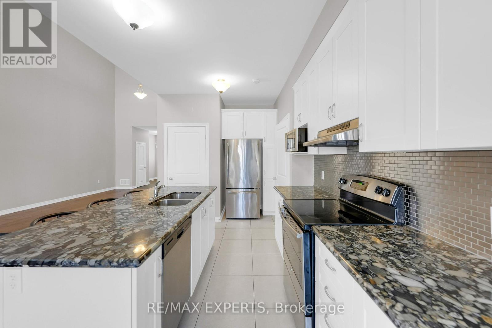 4367 Chemonda Street, Niagara Falls, Ontario  L2G 0E9 - Photo 15 - X12360846