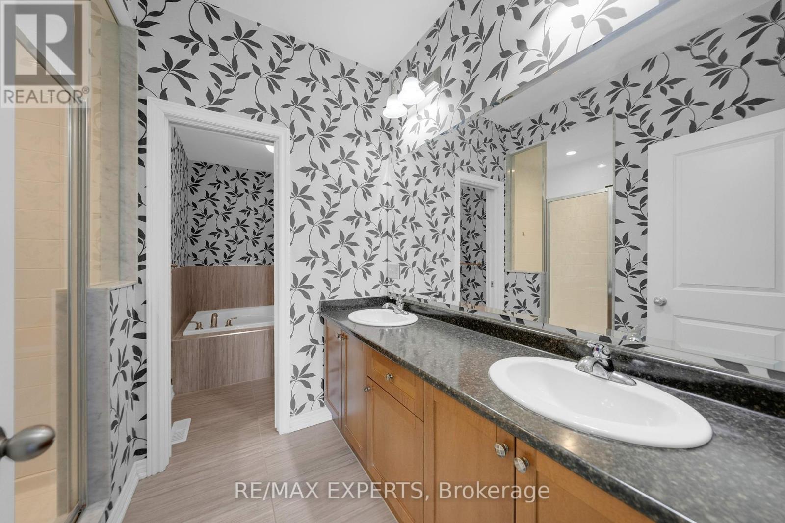 4367 Chemonda Street, Niagara Falls, Ontario  L2G 0E9 - Photo 20 - X12360846