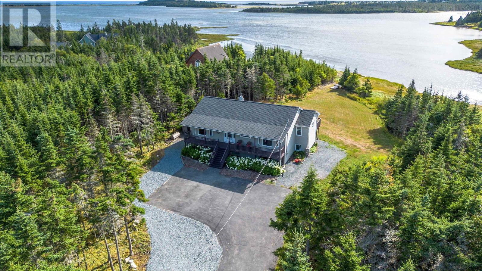 284 Leslie Road, East Lawrencetown, Nova Scotia  B2Z 1T4 - Photo 1 - 202521224