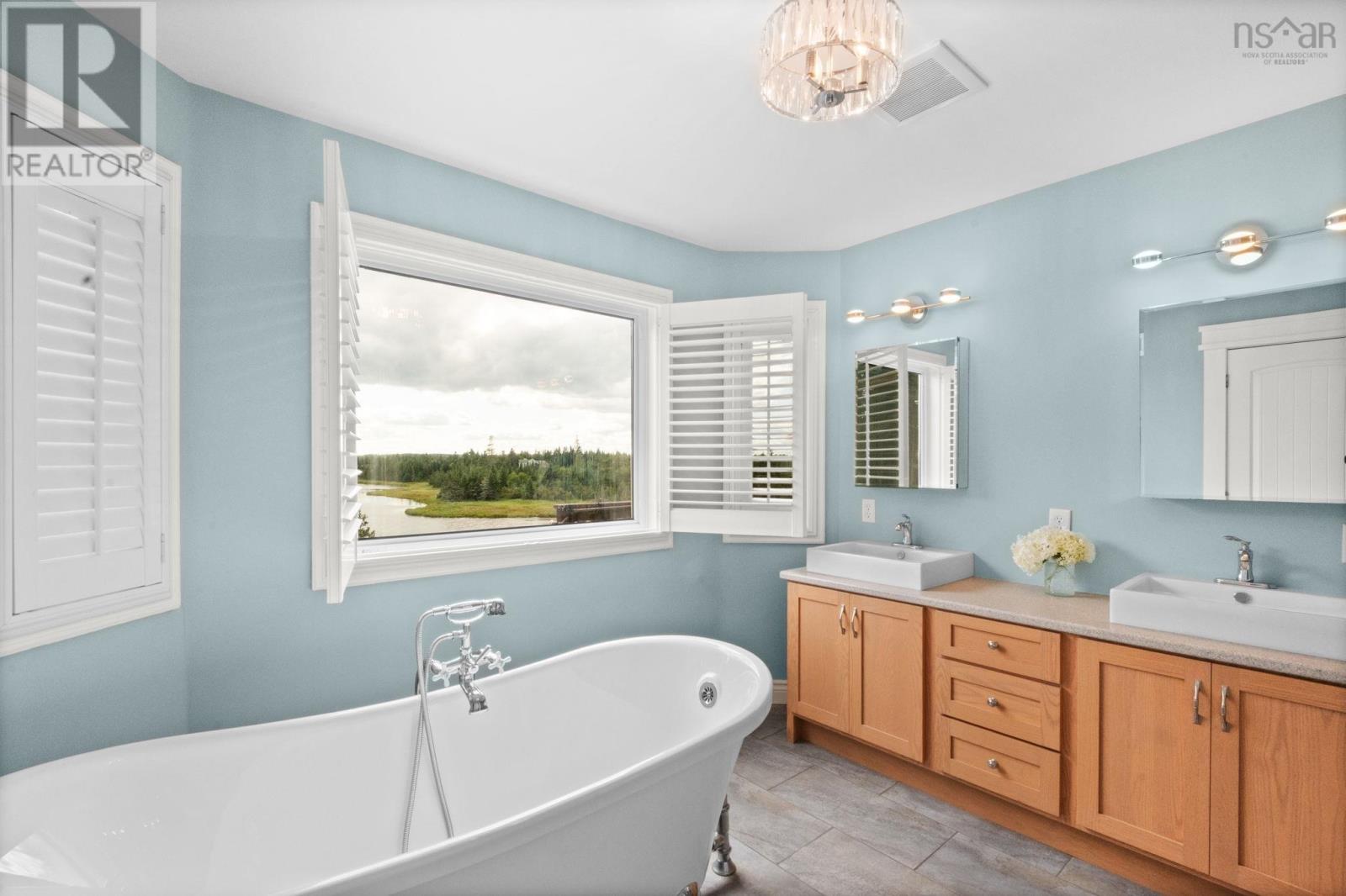 284 Leslie Road, East Lawrencetown, Nova Scotia  B2Z 1T4 - Photo 19 - 202521224