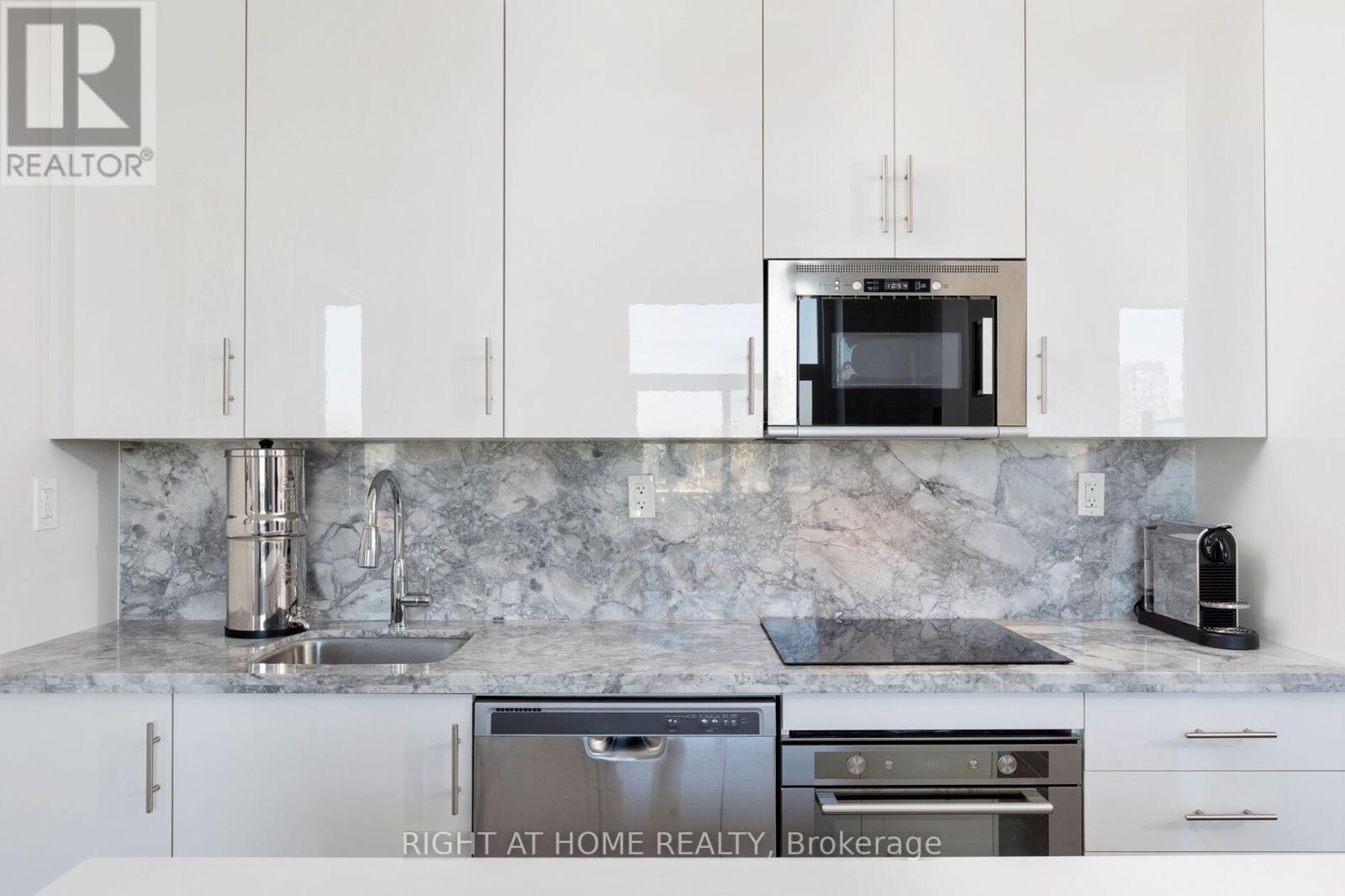 Ph 216 - 460 Adelaide Street E, Toronto, Ontario  M5A 1N6 - Photo 10 - C12360898