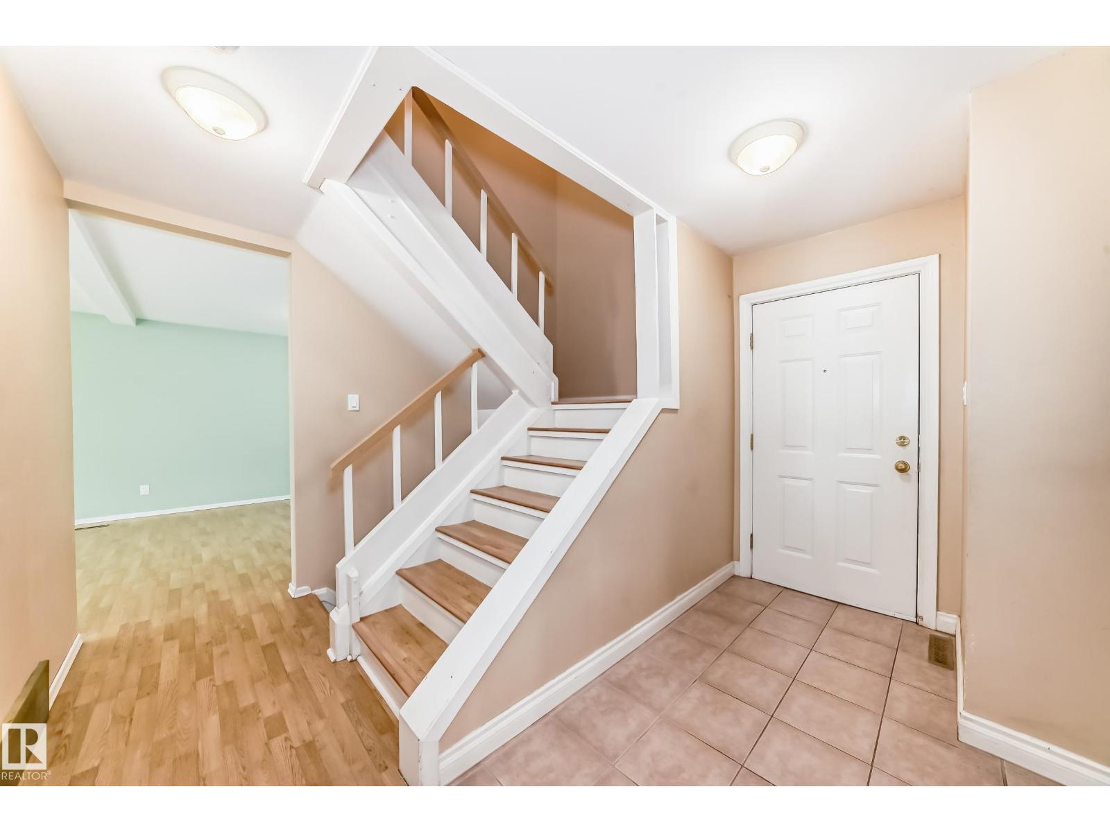 16 Scarboro Pl, St. Albert, Alberta  T8N 0H8 - Photo 4 - E4454450