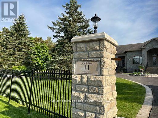 11 Cranborne Chase, Whitchurch-Stouffville, Ontario  L4A 0C6 - Photo 40 - N12360909