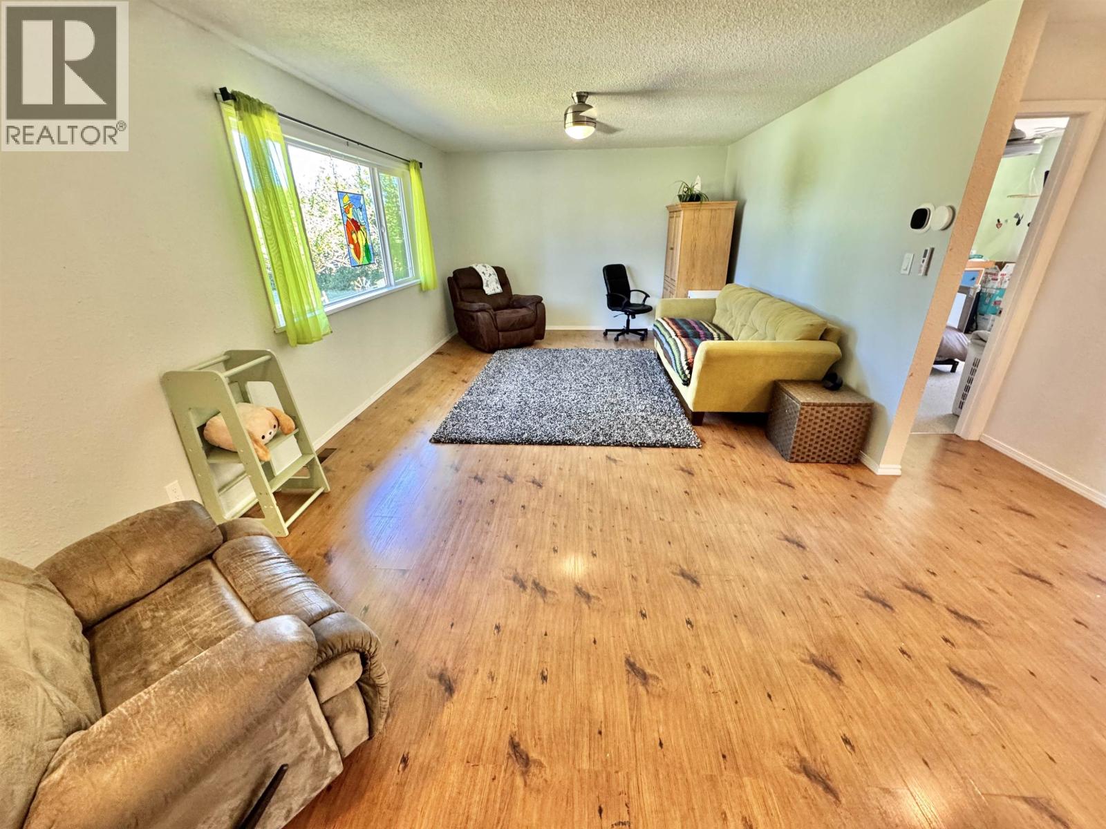 4990 Donsleequa Road, 108 Mile Ranch, British Columbia  V0K 2Z0 - Photo 10 - R3039380
