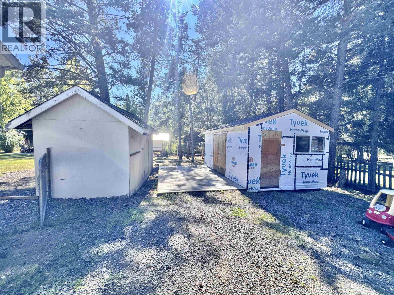 4990 Donsleequa Road, 108 Mile Ranch, British Columbia  V0K 2Z0 - Photo 22 - R3039380
