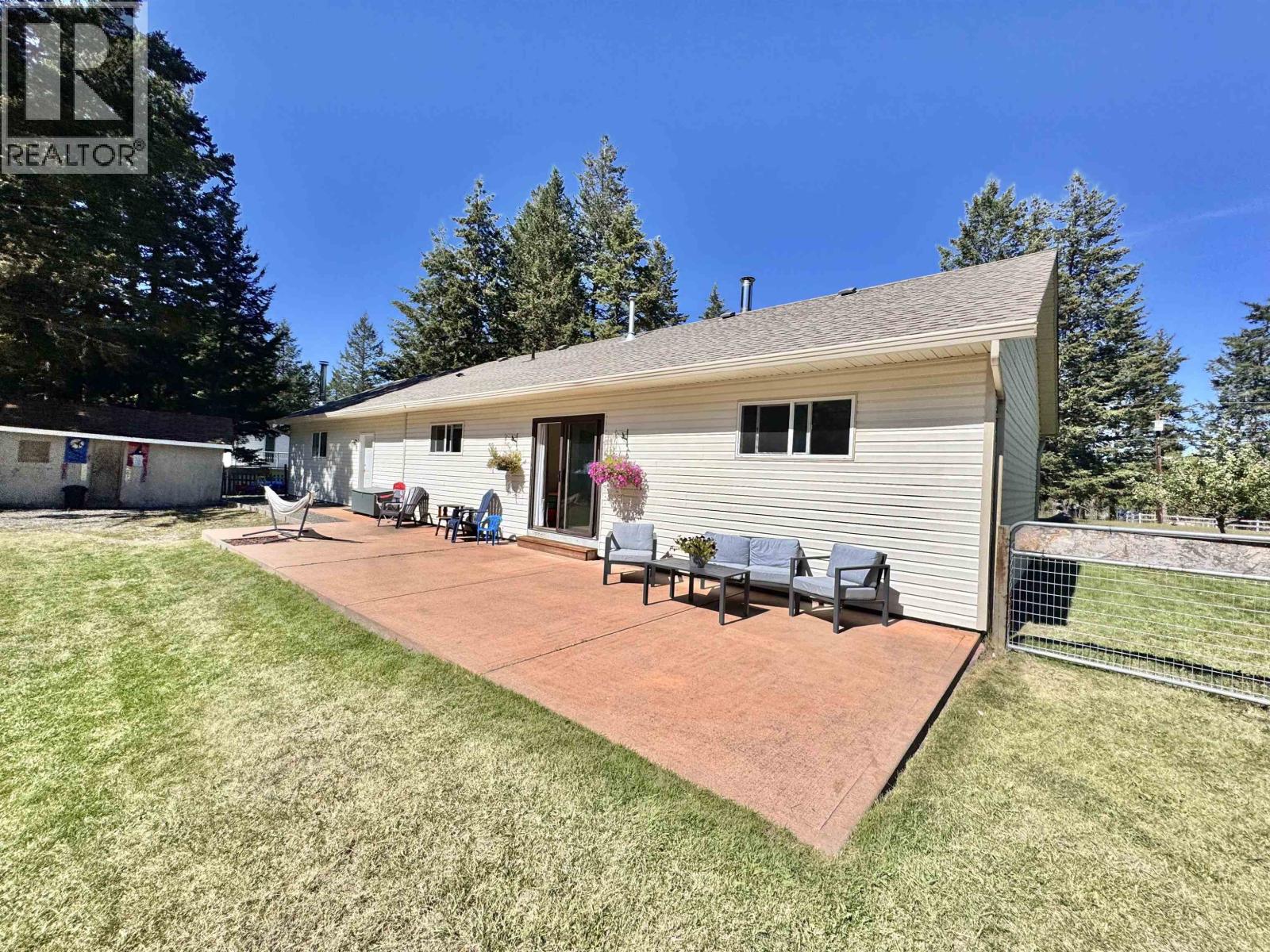 4990 Donsleequa Road, 108 Mile Ranch, British Columbia  V0K 2Z0 - Photo 28 - R3039380