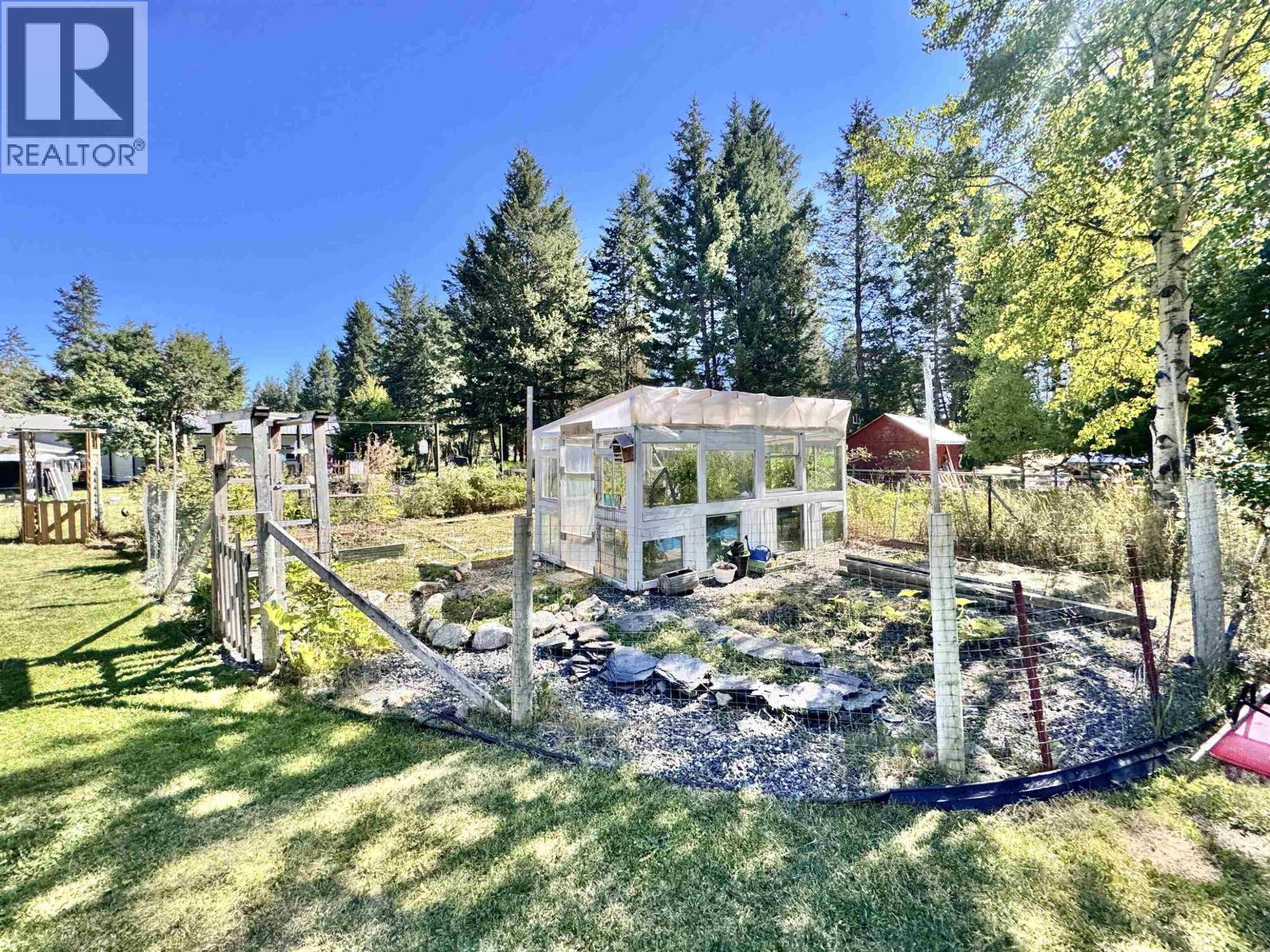 4990 Donsleequa Road, 108 Mile Ranch, British Columbia  V0K 2Z0 - Photo 25 - R3039380