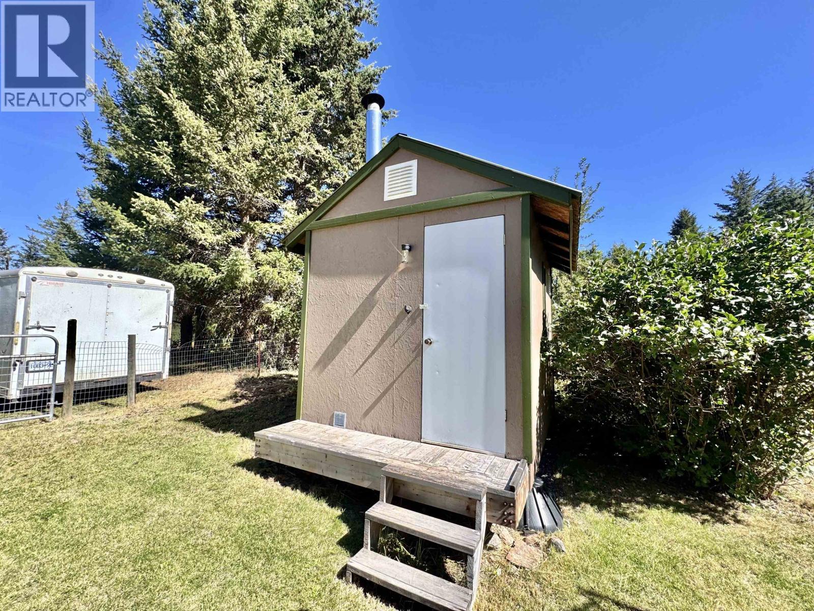 4990 Donsleequa Road, 108 Mile Ranch, British Columbia  V0K 2Z0 - Photo 27 - R3039380