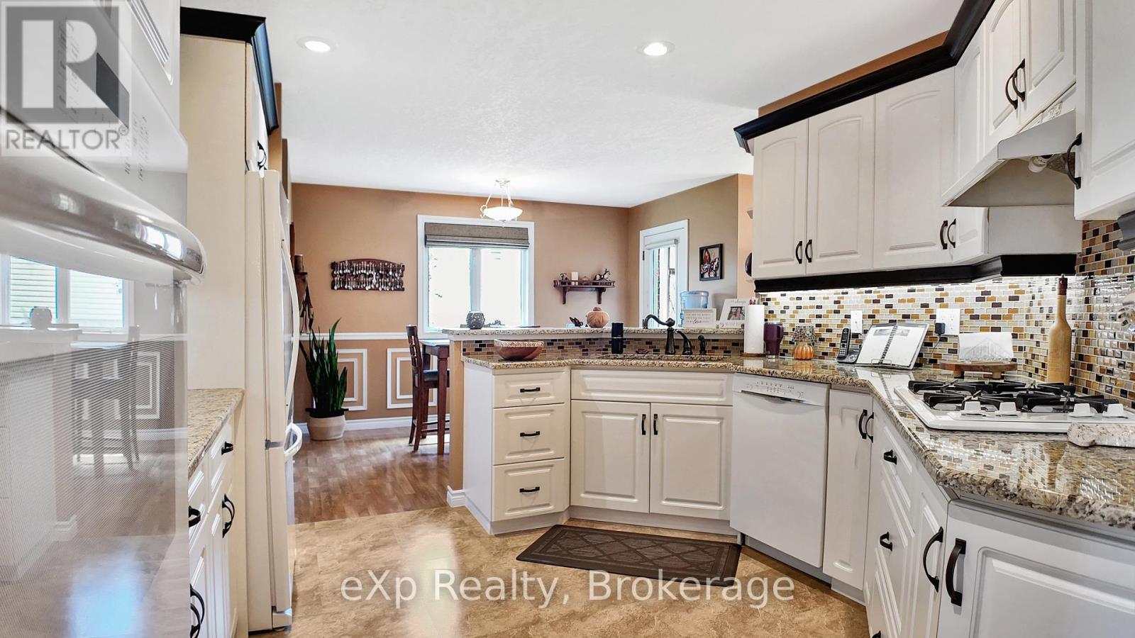 3 Cedar Court, Brockton, Ontario  N0G 2V0 - Photo 6 - X12360954