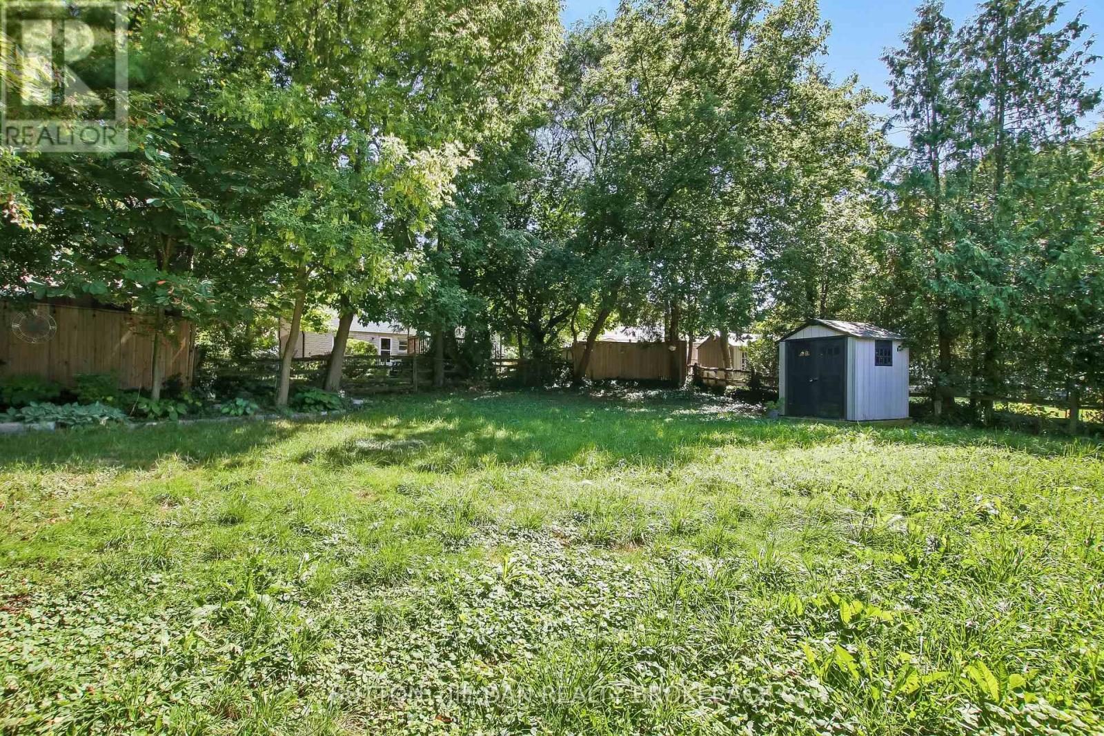 15 Hawthorne Road, London North, Ontario  N6G 2W9 - Photo 2 - X12360931