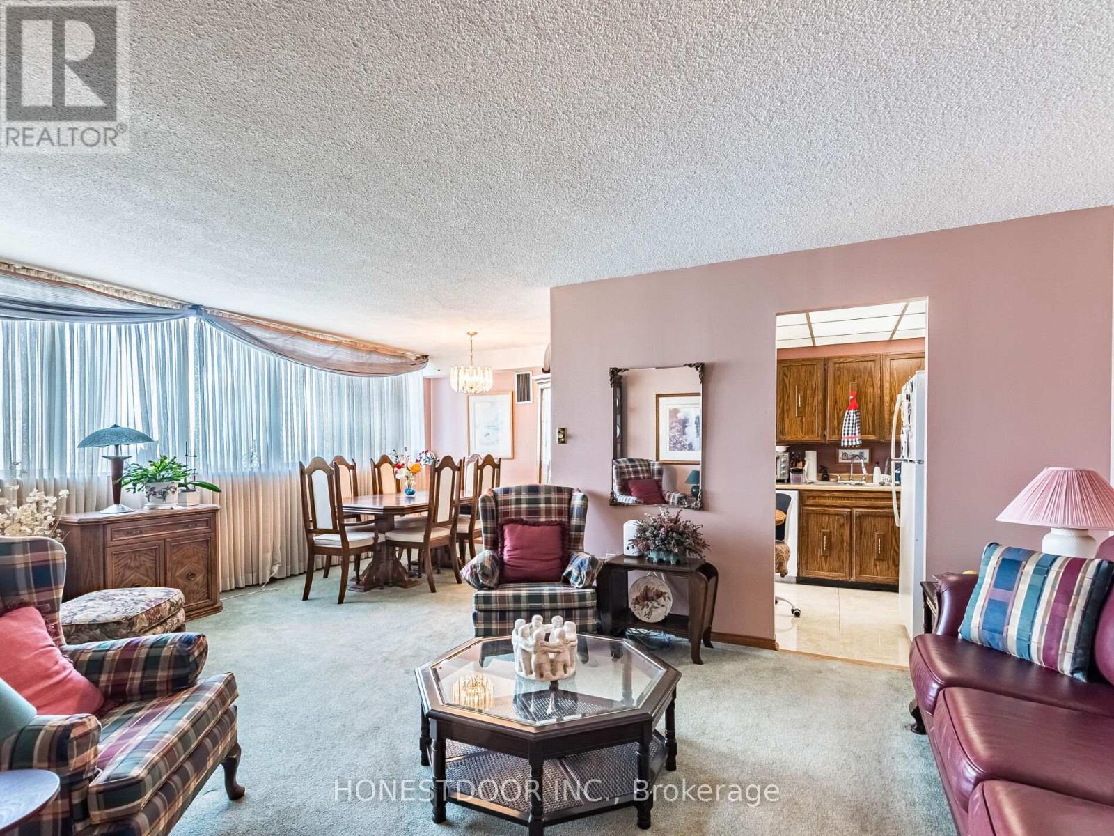 808 - 3590 Kaneff Crescent, Mississauga, Ontario  L5A 3X3 - Photo 11 - W12360903