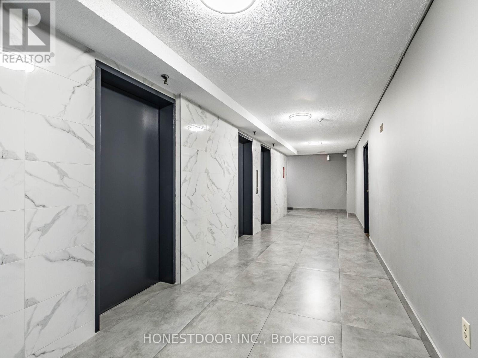 808 - 3590 Kaneff Crescent, Mississauga, Ontario  L5A 3X3 - Photo 6 - W12360903