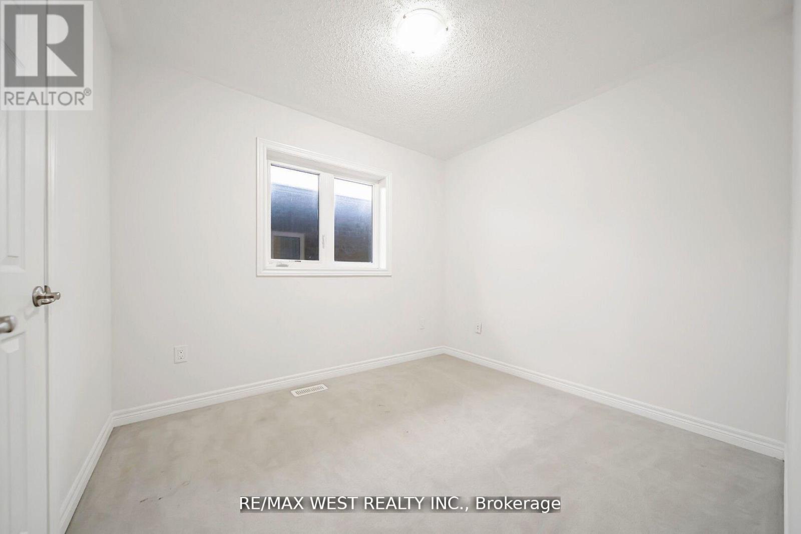 213 Sarah Cline Drive, Oakville, Ontario  L6M 0T8 - Photo 36 - W12360925