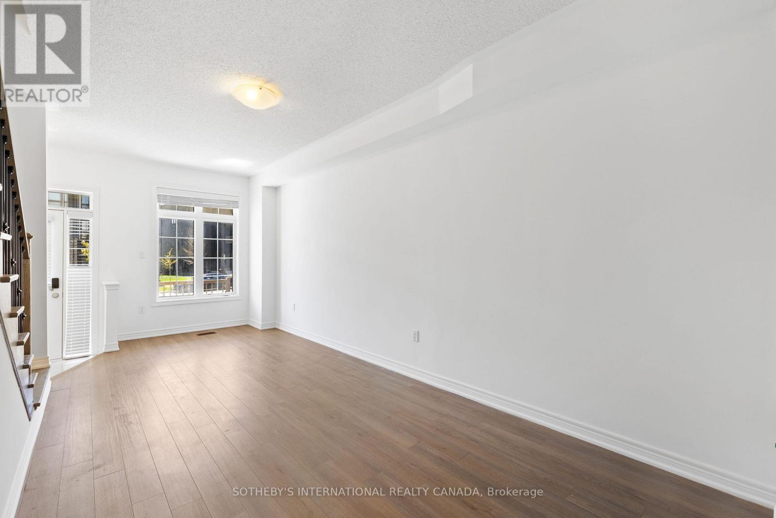 3059 Postridge Drive, Oakville, Ontario  L6H 0S1 - Photo 6 - W12317415