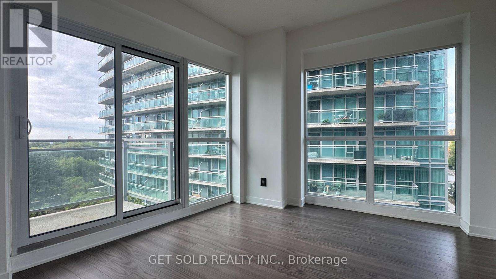 730 - 165 Legion Road N, Toronto (Mimico), Ontario  M8Y 0B3 - Photo 11 - W12360953