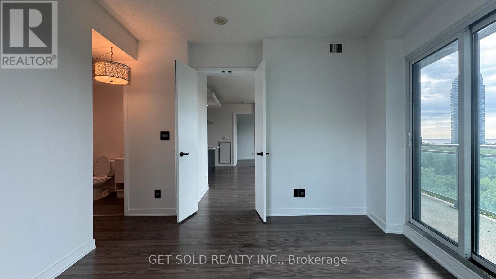 730 - 165 Legion Road N, Toronto (Mimico), Ontario  M8Y 0B3 - Photo 13 - W12360953