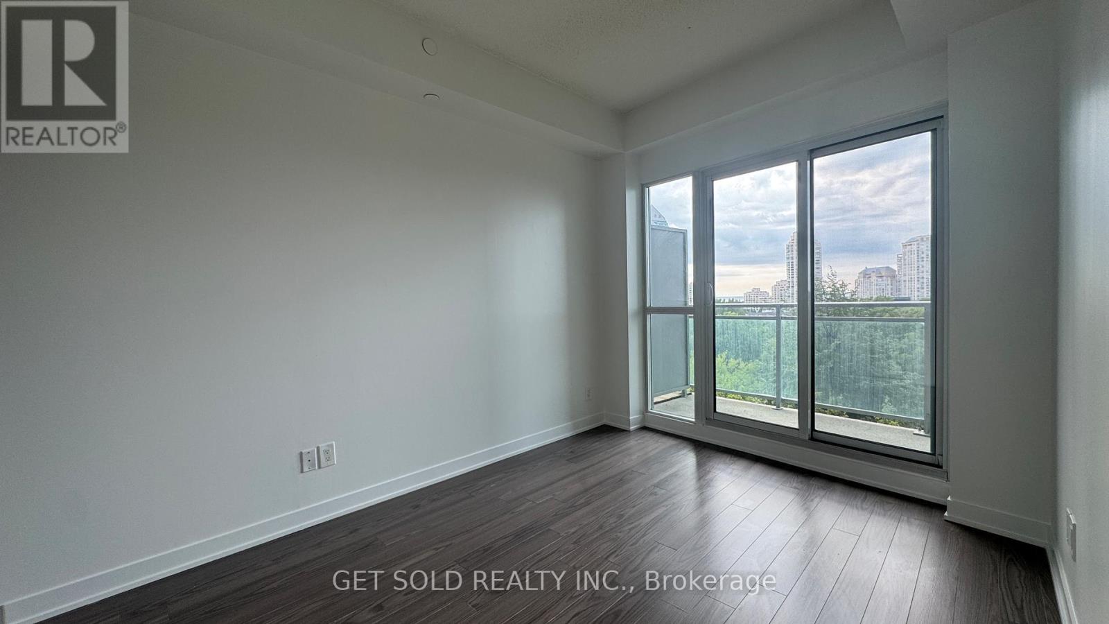 730 - 165 Legion Road N, Toronto (Mimico), Ontario  M8Y 0B3 - Photo 18 - W12360953