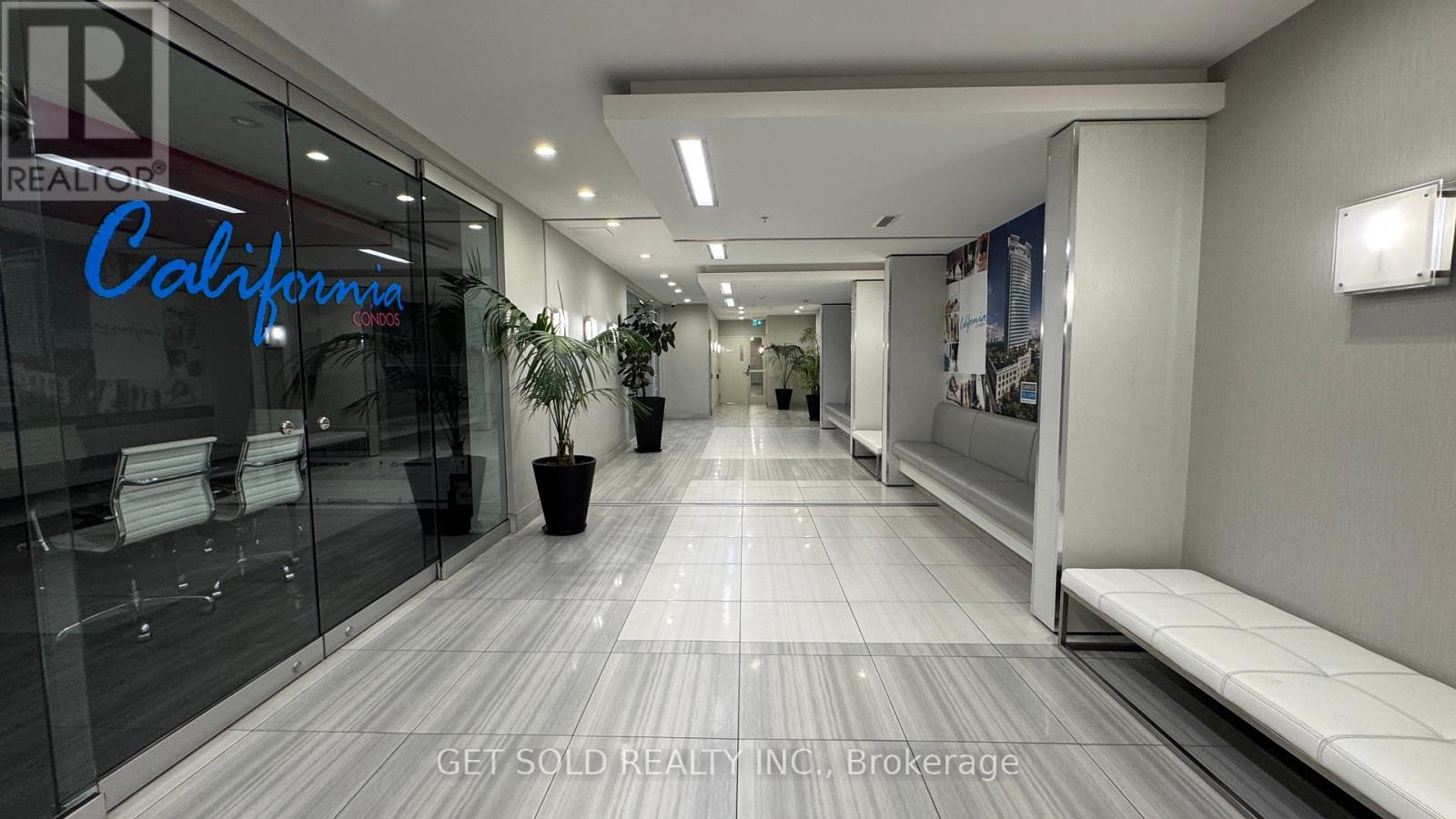 730 - 165 Legion Road N, Toronto (Mimico), Ontario  M8Y 0B3 - Photo 31 - W12360953