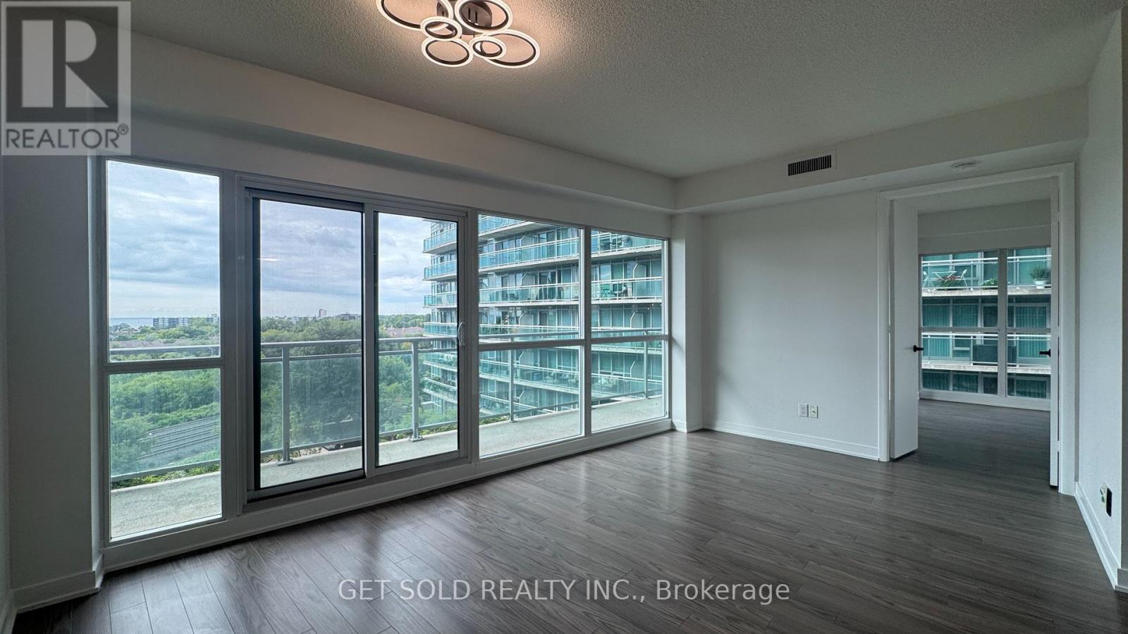 730 - 165 Legion Road N, Toronto (Mimico), Ontario  M8Y 0B3 - Photo 7 - W12360953