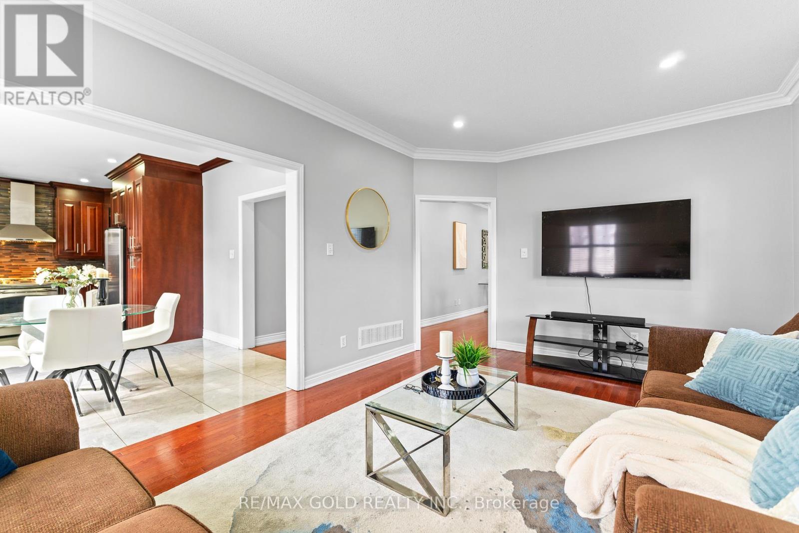 25 Castle Mountain Drive, Brampton (Sandringham-Wellington), Ontario  L6R 2W9 - Photo 15 - W12360958