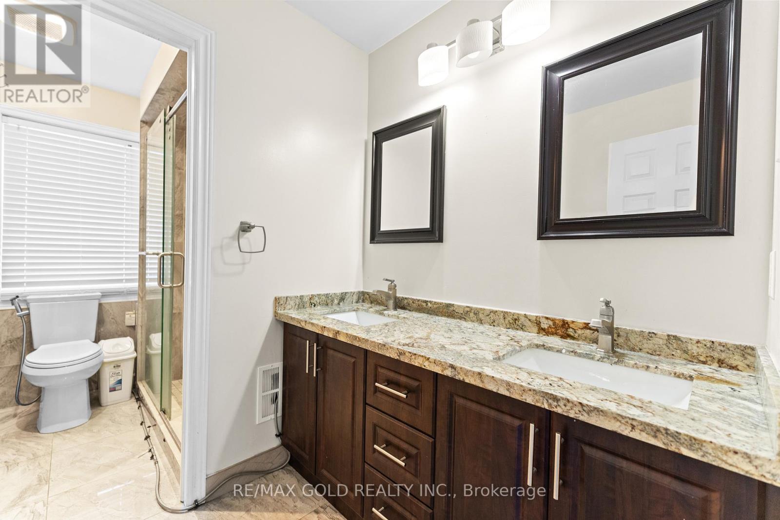 25 Castle Mountain Drive, Brampton (Sandringham-Wellington), Ontario  L6R 2W9 - Photo 28 - W12360958