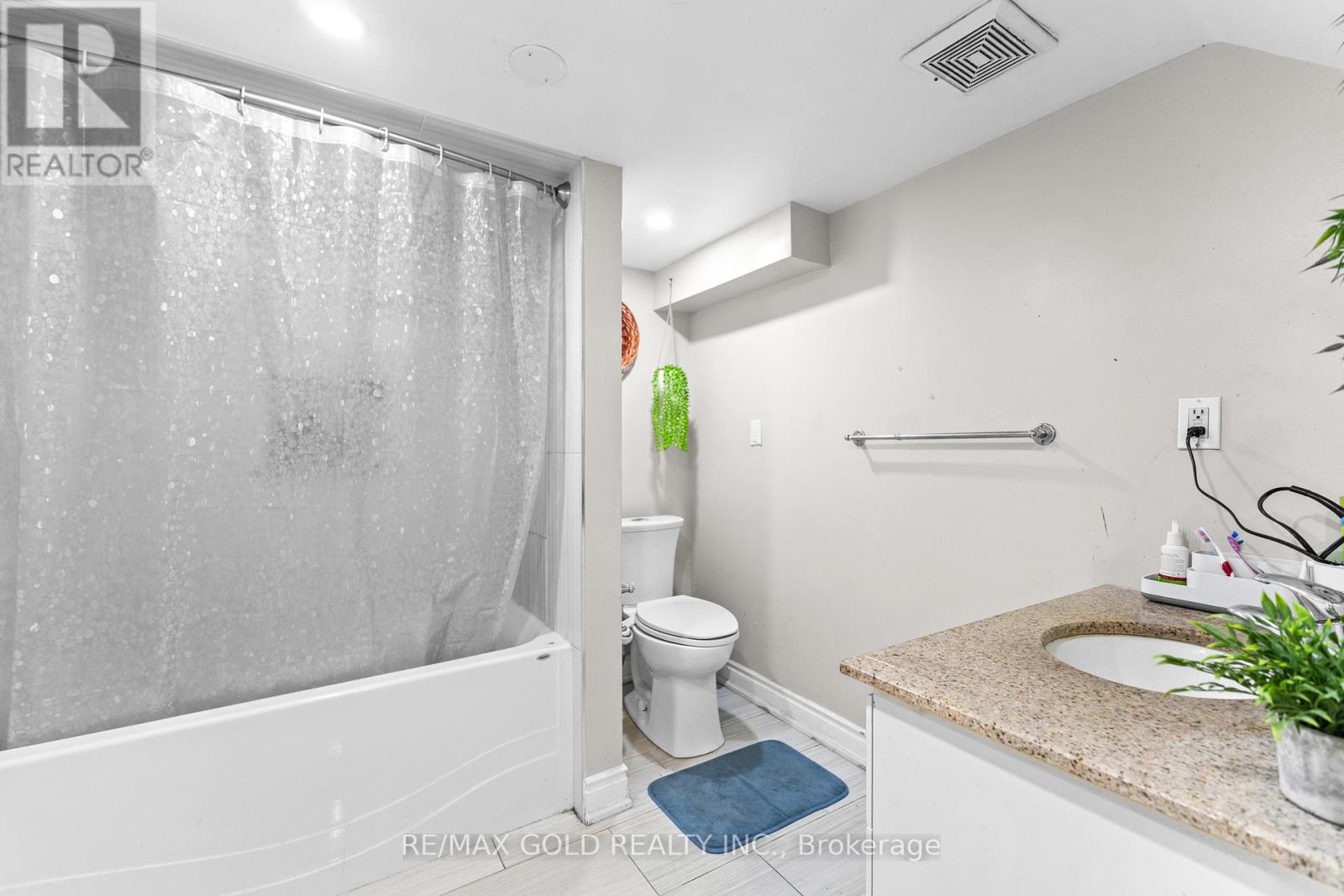 25 Castle Mountain Drive, Brampton (Sandringham-Wellington), Ontario  L6R 2W9 - Photo 44 - W12360958