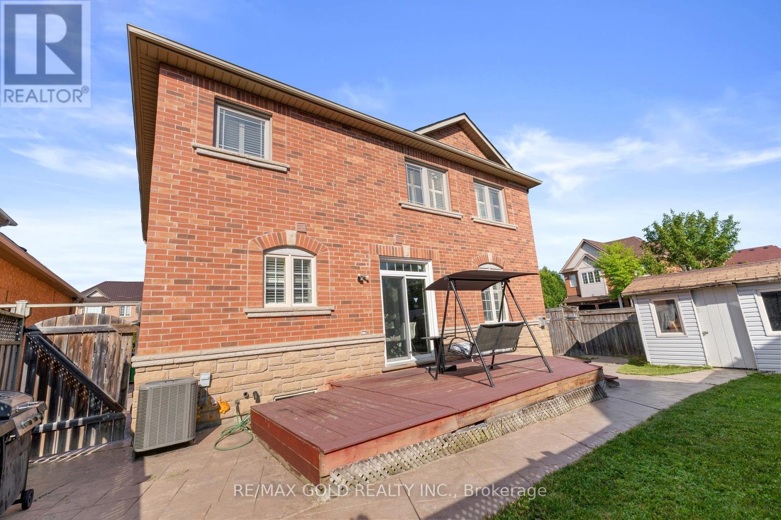 25 Castle Mountain Drive, Brampton (Sandringham-Wellington), Ontario  L6R 2W9 - Photo 47 - W12360958