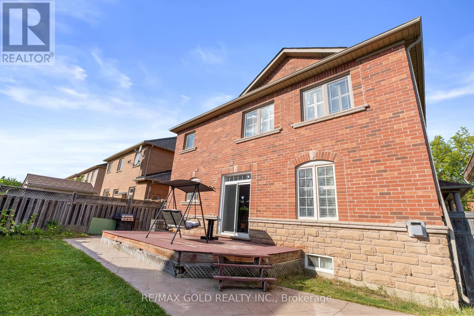25 Castle Mountain Drive, Brampton (Sandringham-Wellington), Ontario  L6R 2W9 - Photo 48 - W12360958