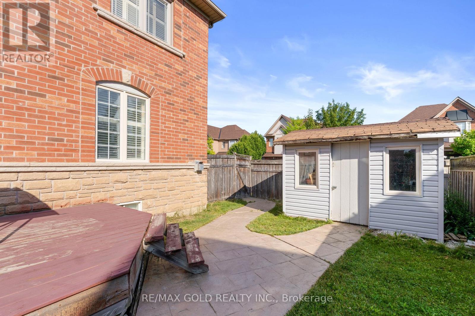 25 Castle Mountain Drive, Brampton (Sandringham-Wellington), Ontario  L6R 2W9 - Photo 49 - W12360958
