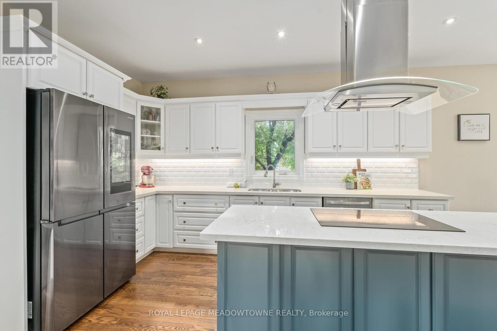 3 Thomas Court, Halton Hills, Ontario  L7G 5G7 - Photo 12 - W12360964
