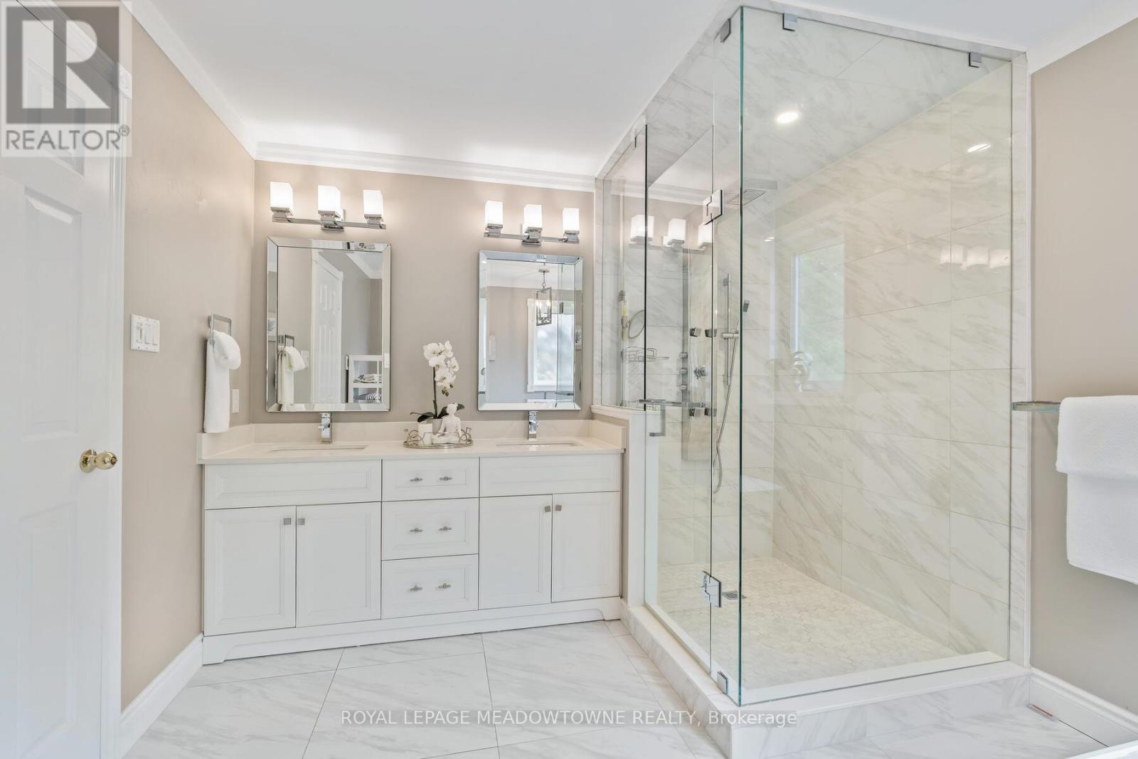 3 Thomas Court, Halton Hills, Ontario  L7G 5G7 - Photo 28 - W12360964
