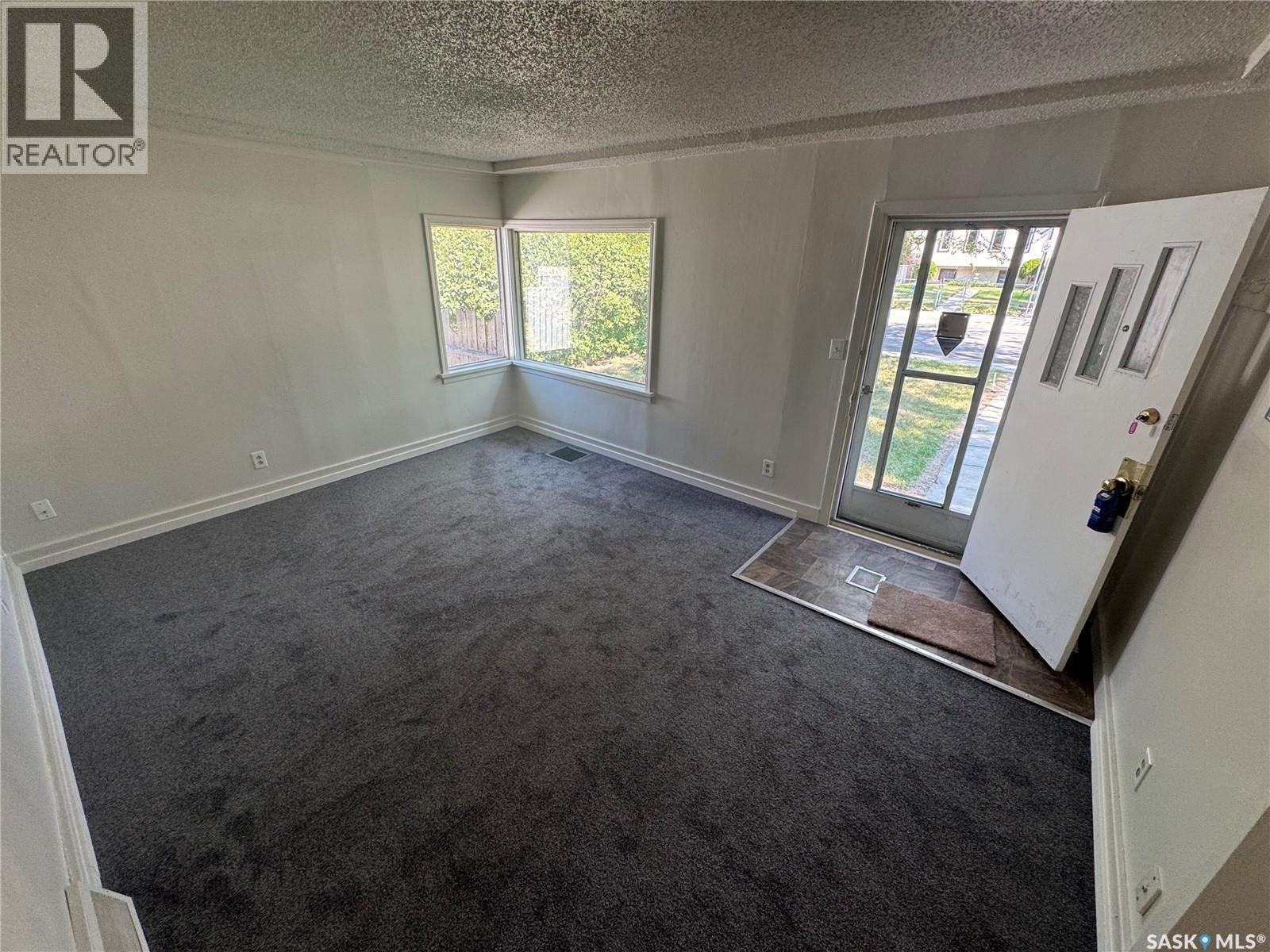 760 Argyle Street, Regina, Saskatchewan  S4T 3P6 - Photo 2 - SK016135