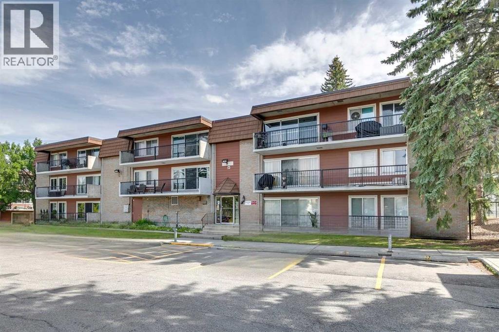 Property at 35B, 231 Heritage Drive SE image 3