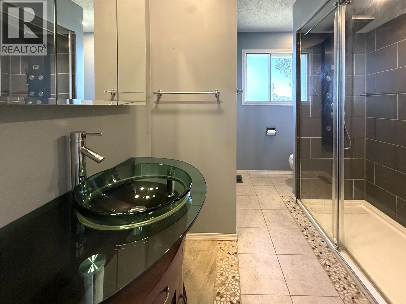 5400 Ronde Lane, Kamloops, British Columbia  V2C 5H7 - Photo 6 - 10360385