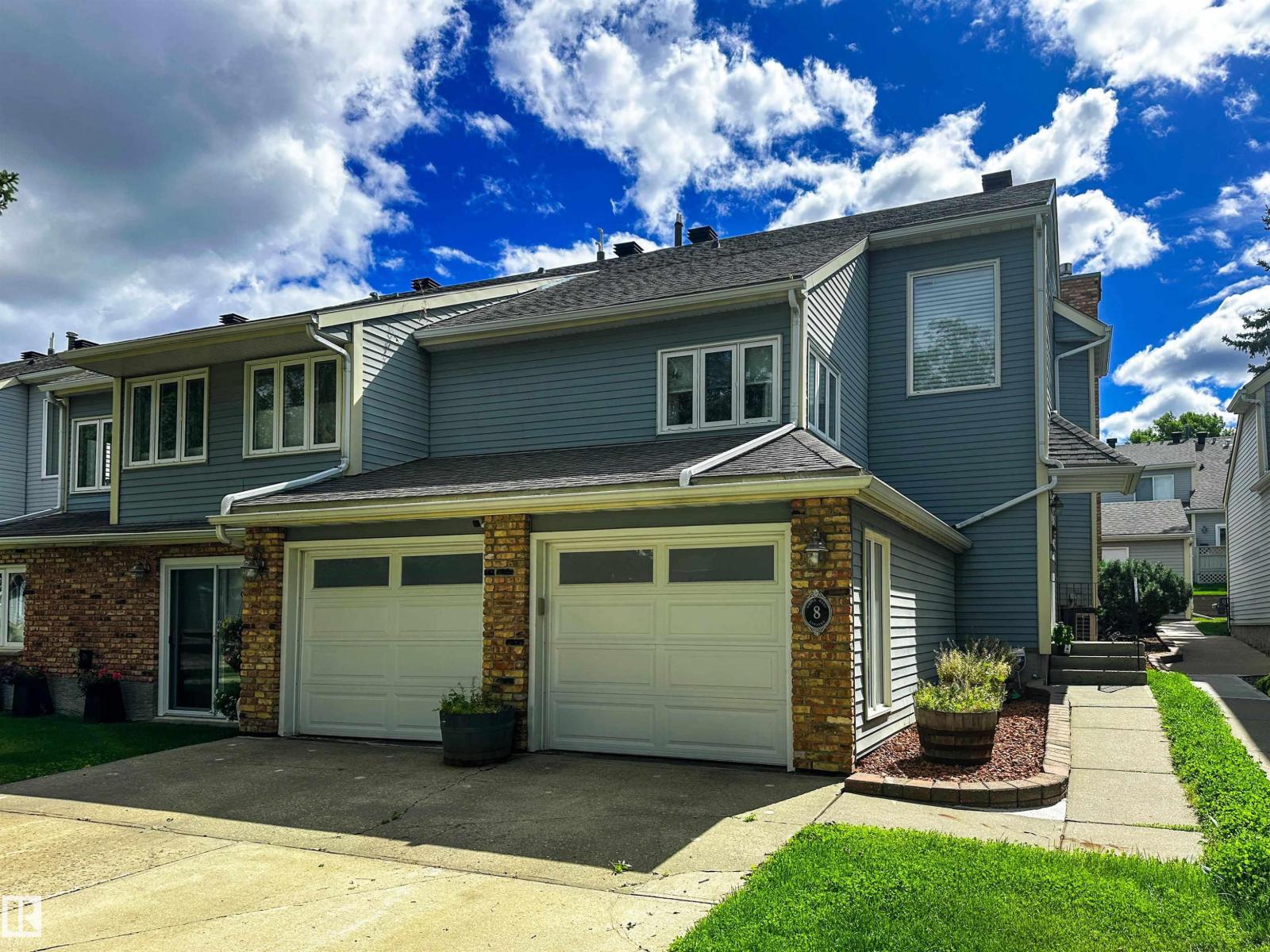 8 WHITEOAKS ES, St. Albert, Alberta