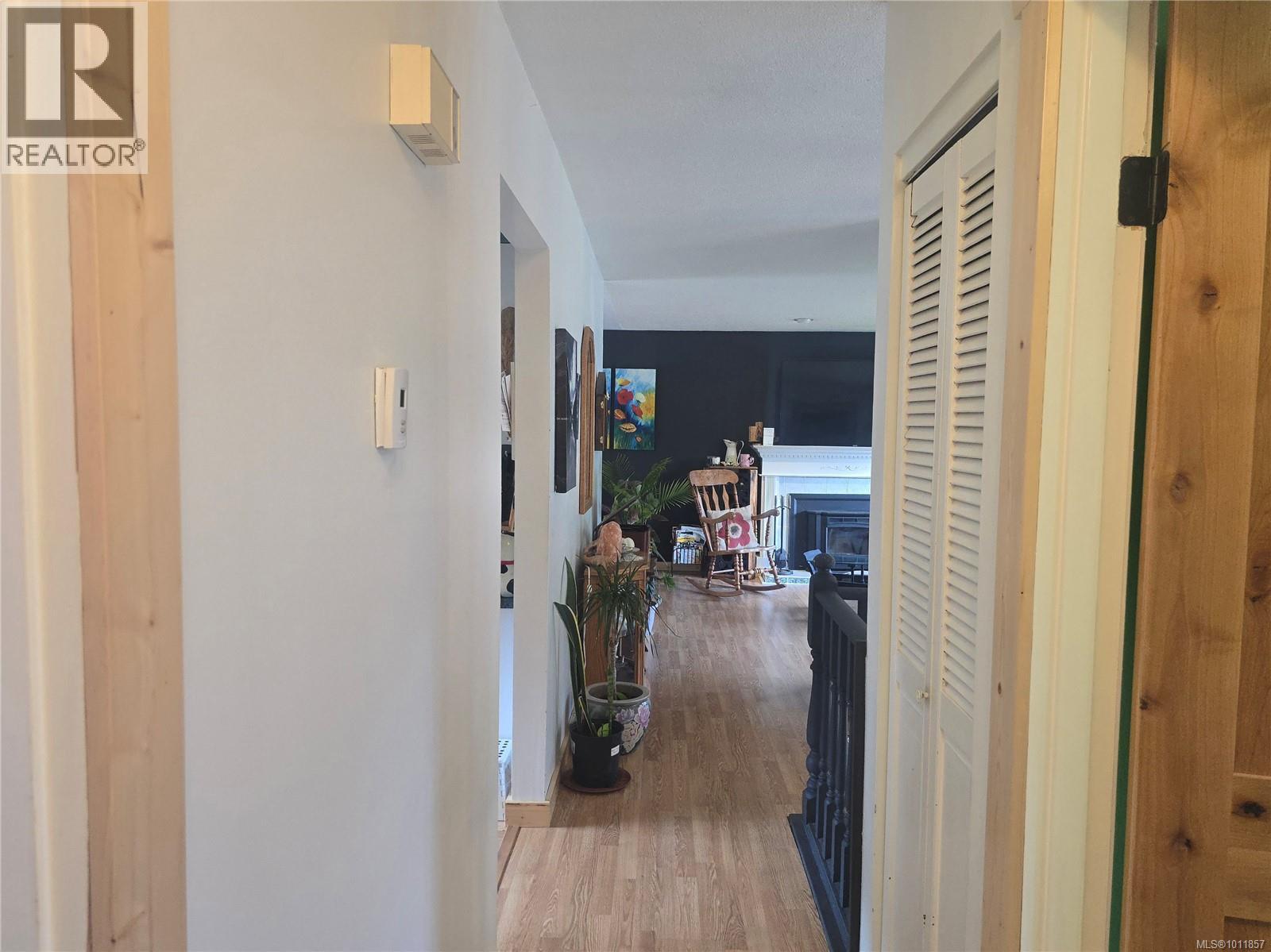 170 Seaview St, Sayward, British Columbia  V0P 1R0 - Photo 59 - 1011857