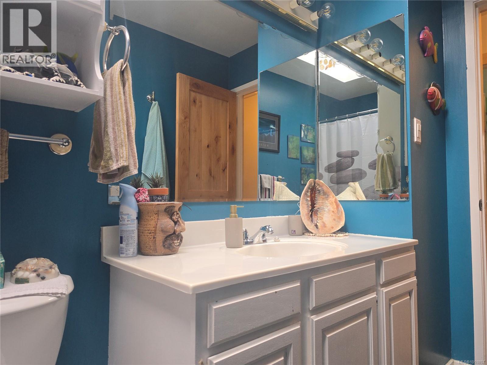 170 Seaview St, Sayward, British Columbia  V0P 1R0 - Photo 63 - 1011857