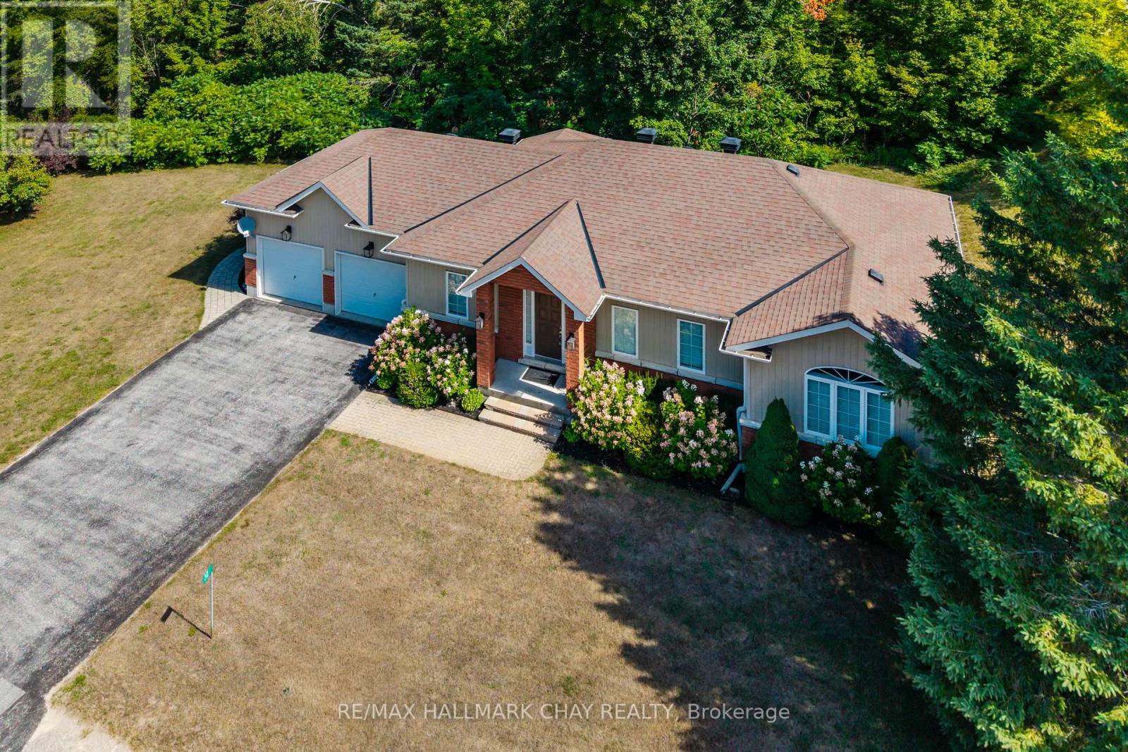 Property at 32 VALLEYCREST DRIVE image 1