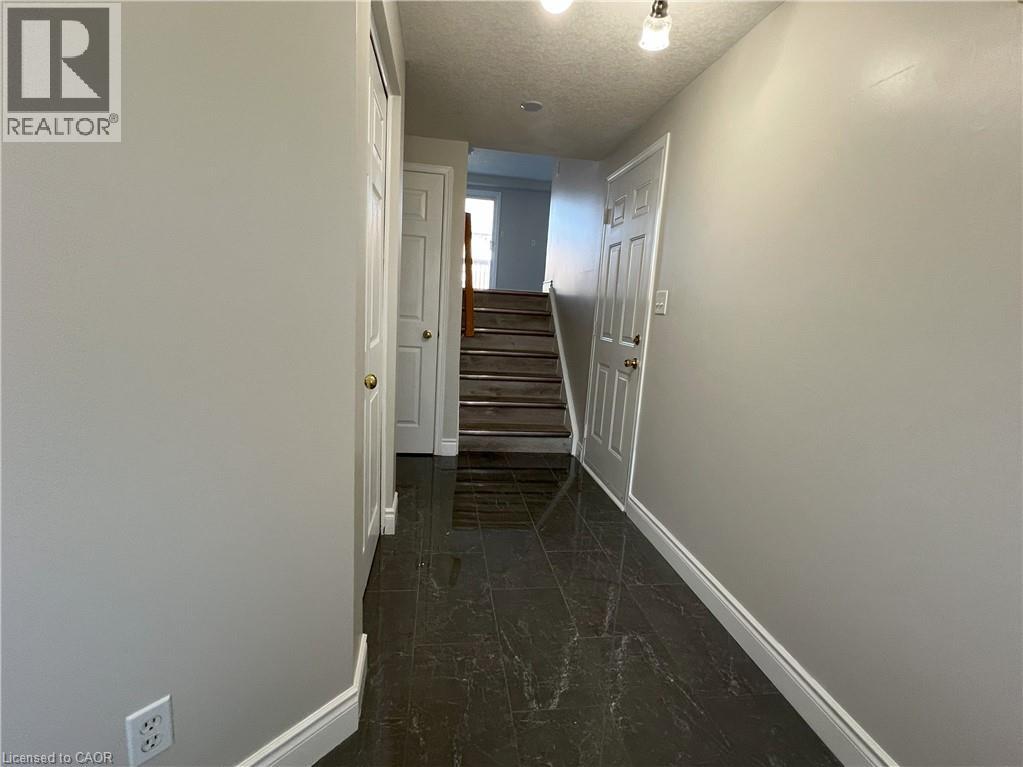 91 Donnenwerth Drive, Kitchener, Ontario  N2E 4C9 - Photo 5 - 40762840